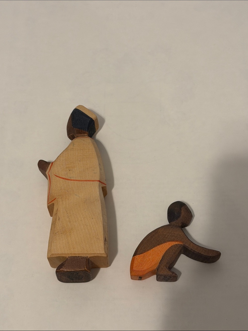 Retired Ostgeimer African Man and Child Bending - Rare! - Picture 3 of 5